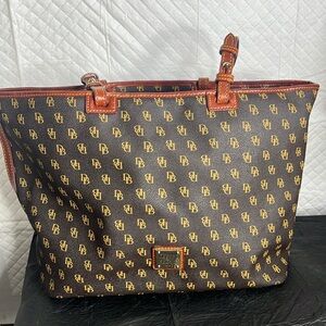 Dooney Bourke Bag with wallet
